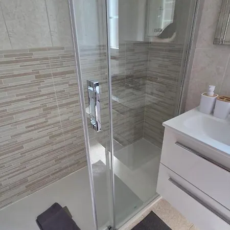 Апартаменты 2 Bedroom 2 Bathroom With Pool And Garage